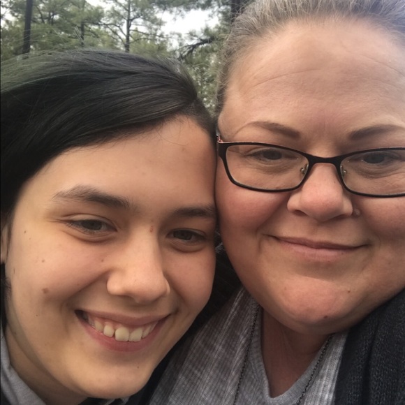 Meet your Posher, Christine & Paul 🤗 - Picture 4 of 8